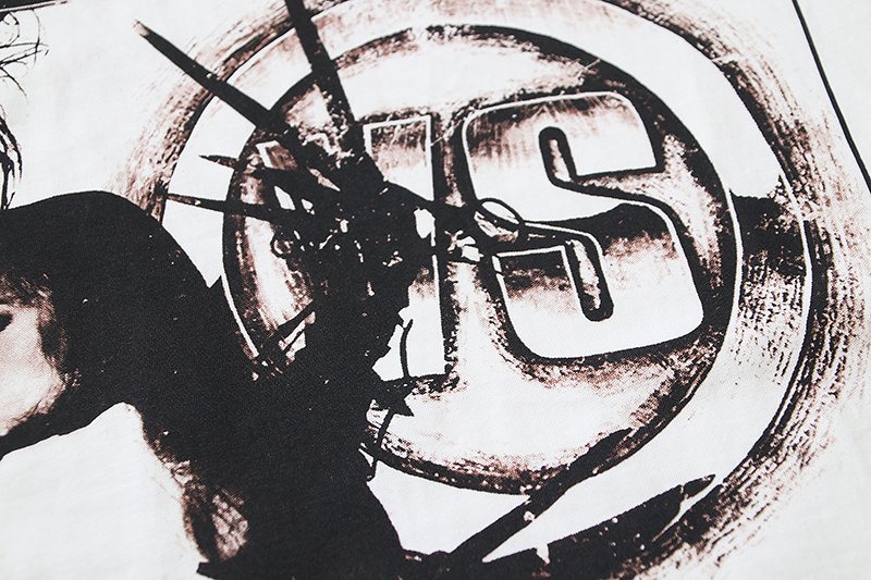 VALE USA Dreams Graphic T-Shirt — detail
